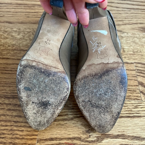 Yves Saint Laurent YSL vintage taupe leather booties - Picture 6 of 6